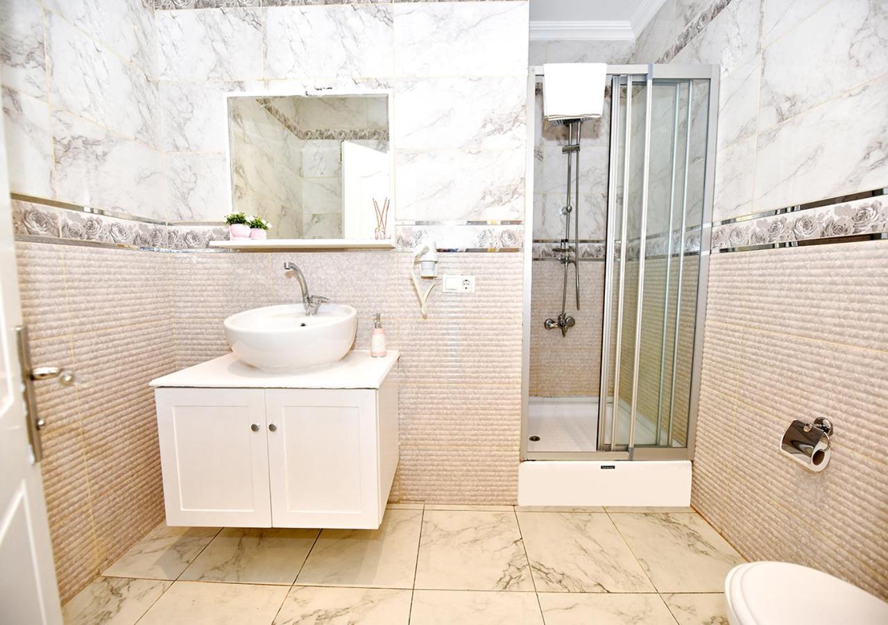 Royal Garden Suite And Hotel Istanbulská provincie Exteriér fotografie