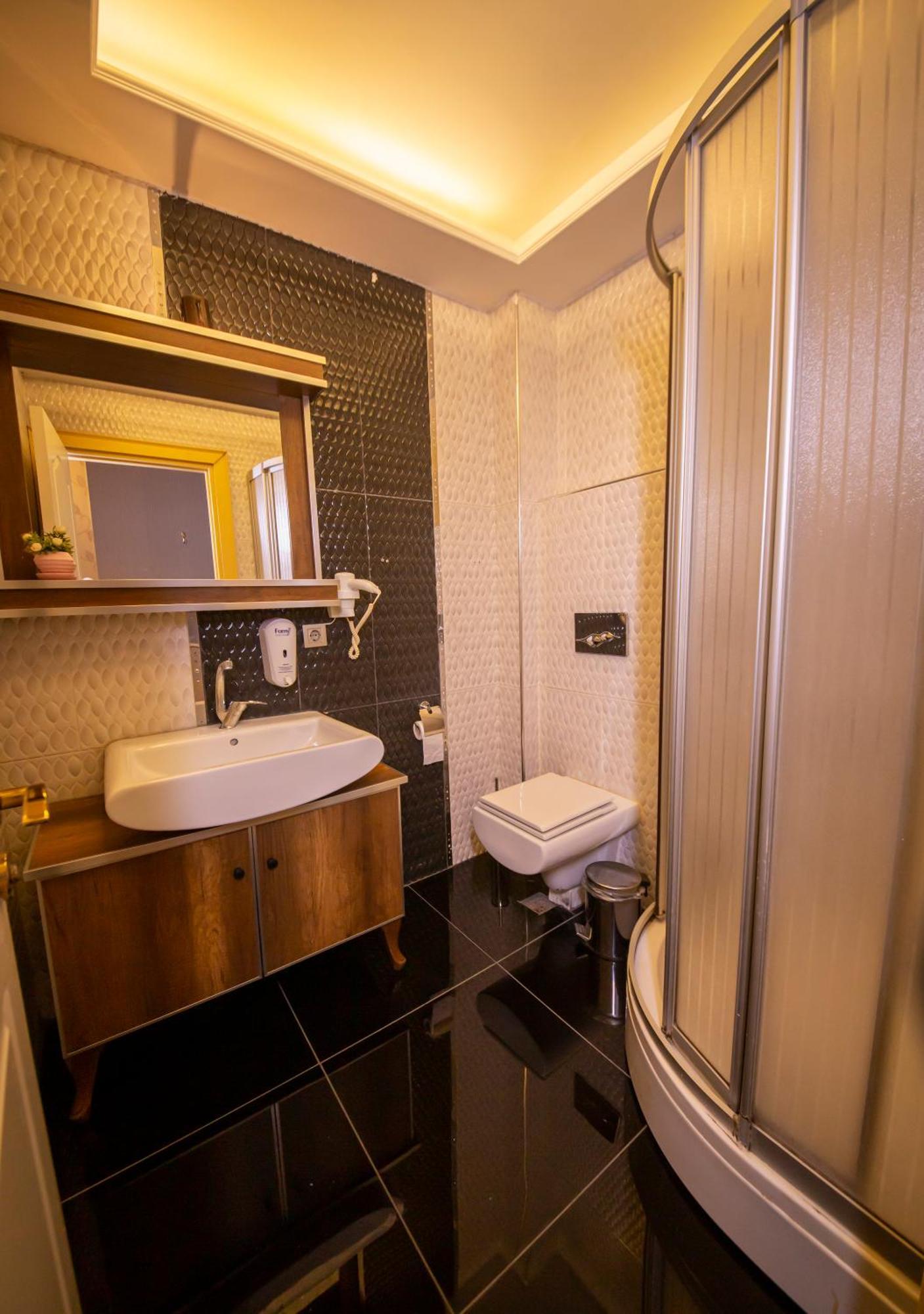 Royal Garden Suite And Hotel Istanbulská provincie Exteriér fotografie